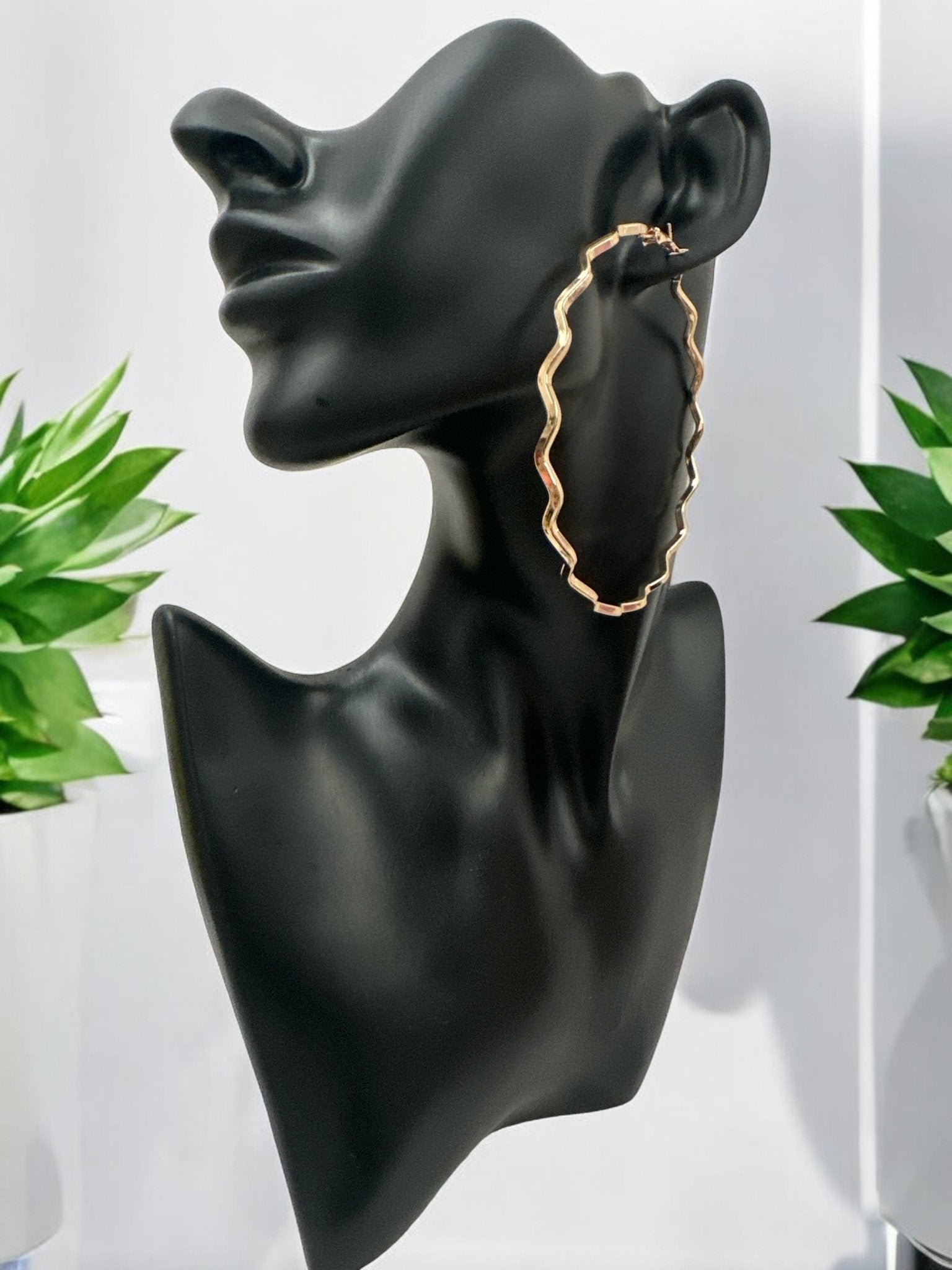 8cm Wavy Hoop Earrings - Elegant Statement Jewellery - Fatisha Boutique