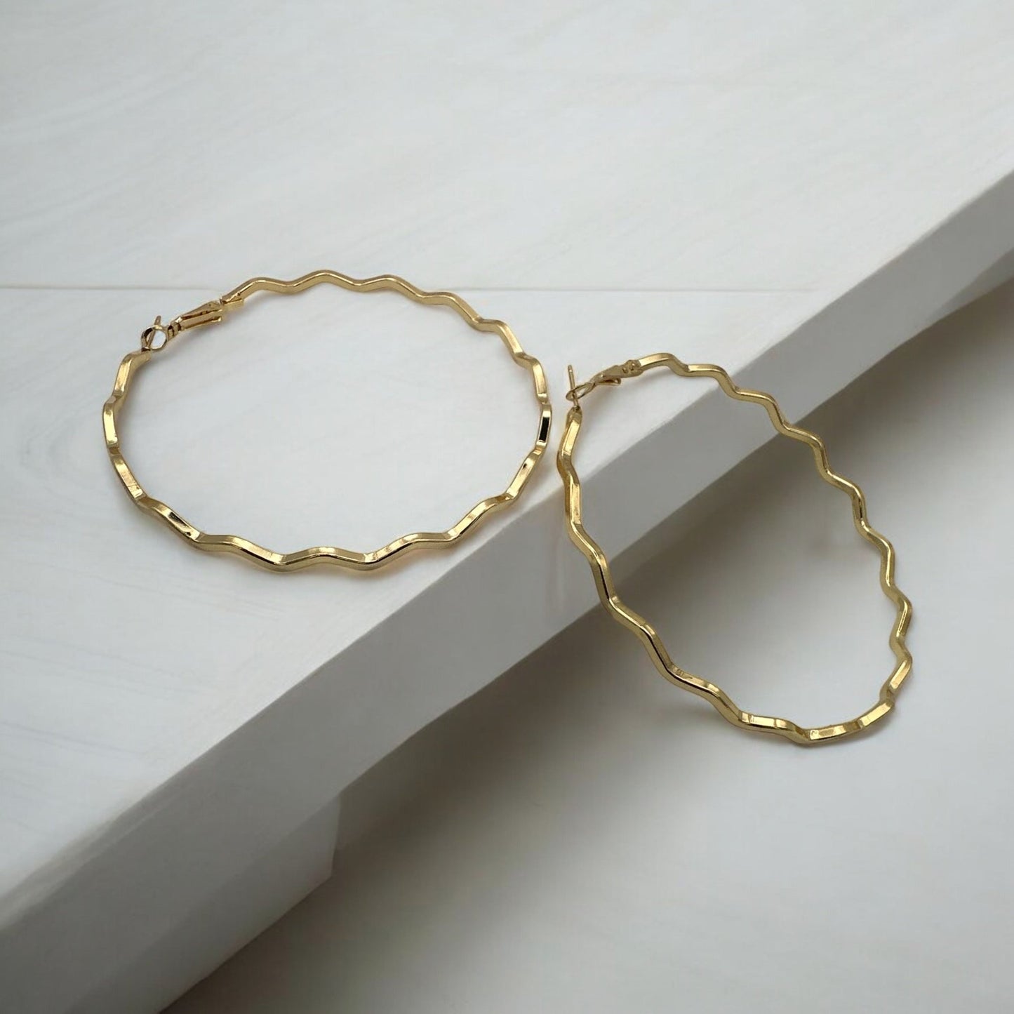 8cm Wavy Hoop Earrings - Elegant Statement Jewellery - Fatisha Boutique