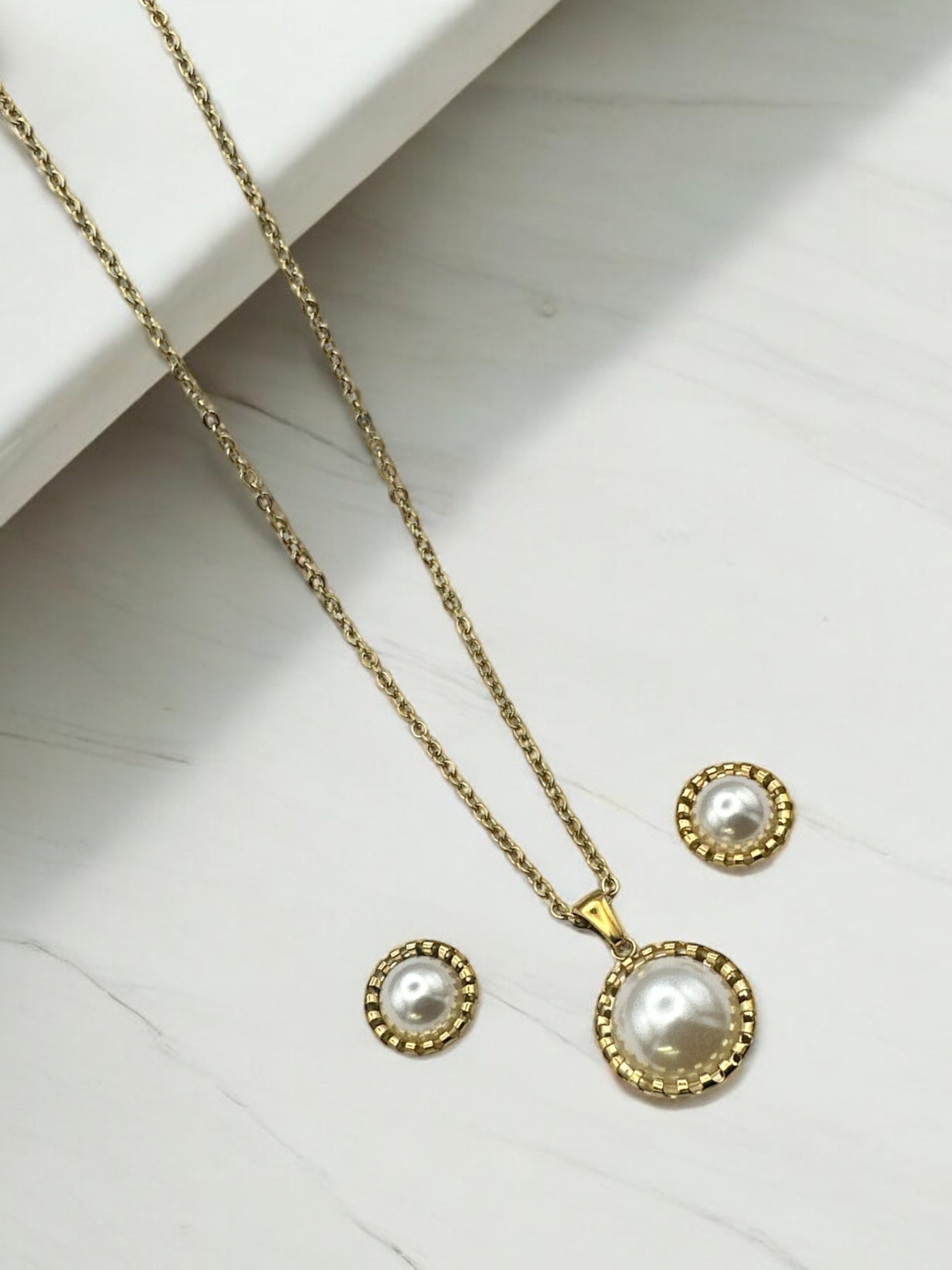 Elegant Pearl-Inspired Jewellery Set – Stainless Steel Necklace & Stud Earrings in Gold & Silver - Fatisha Boutique #