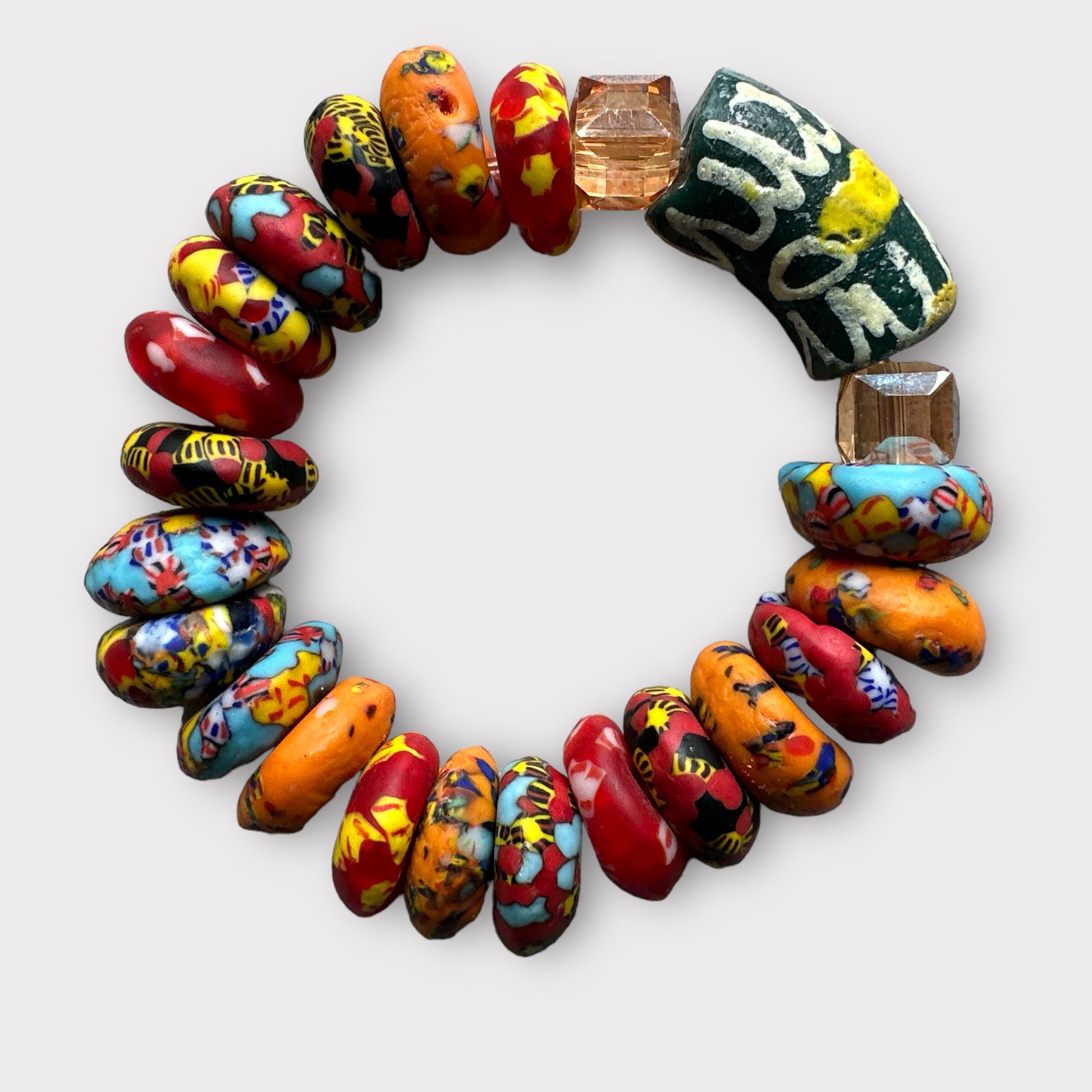 Bracelet ethnique authentique en perles Krobo multicolores et élastiques d'Afrique de l'Ouest