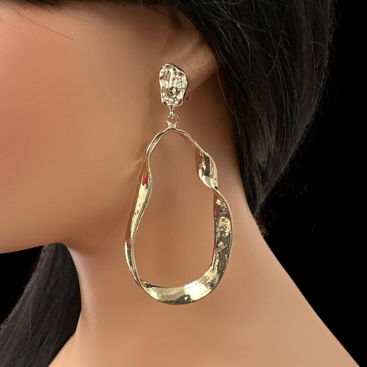 Gold Statement Dangle Earrings – Bold Textured Drop Earrings for Women Chic