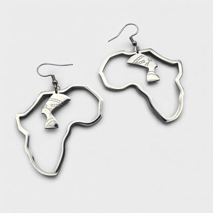 Medium Africa Map Earrings with Queen Nefertiti – Gold or Silver