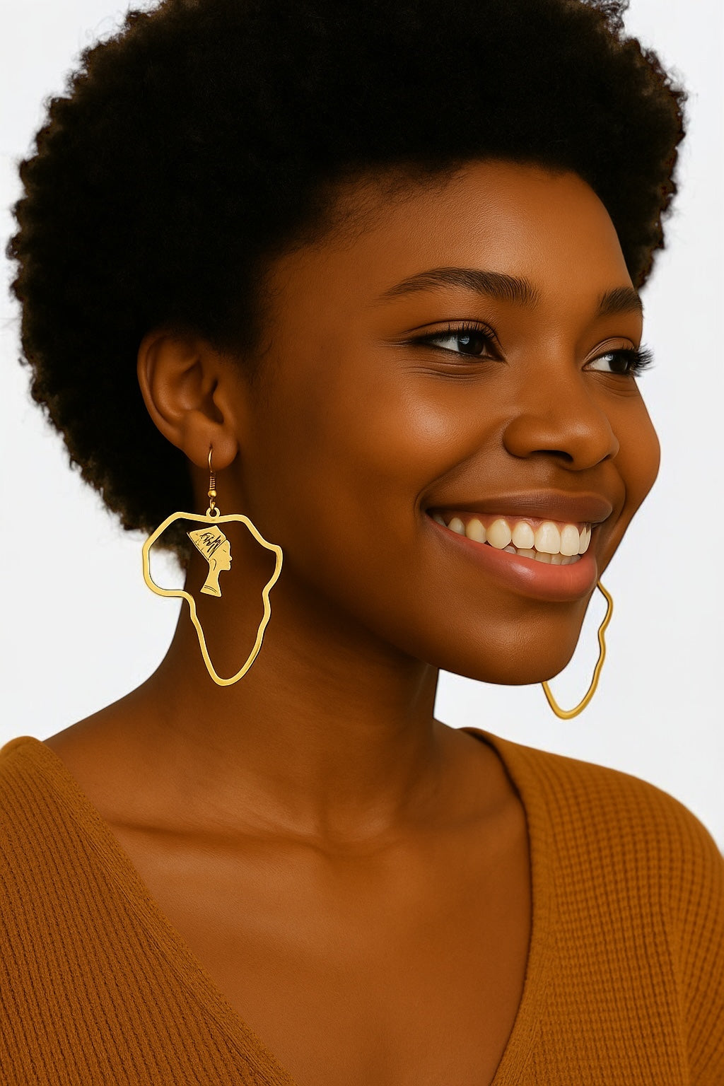 Medium Africa Map Earrings with Queen Nefertiti – Gold or Silver