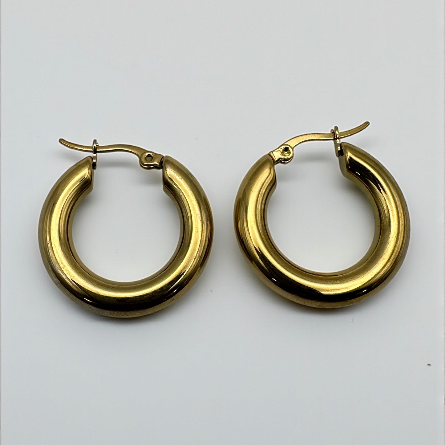 Stainless Steel Hoop Earrings – Minimalist Unisex Small Everyday Hoops in Gold & Silver - Fatisha Boutique #