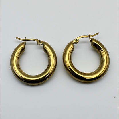 Stainless Steel Hoop Earrings – Minimalist Unisex Small Everyday Hoops in Gold & Silver - Fatisha Boutique #