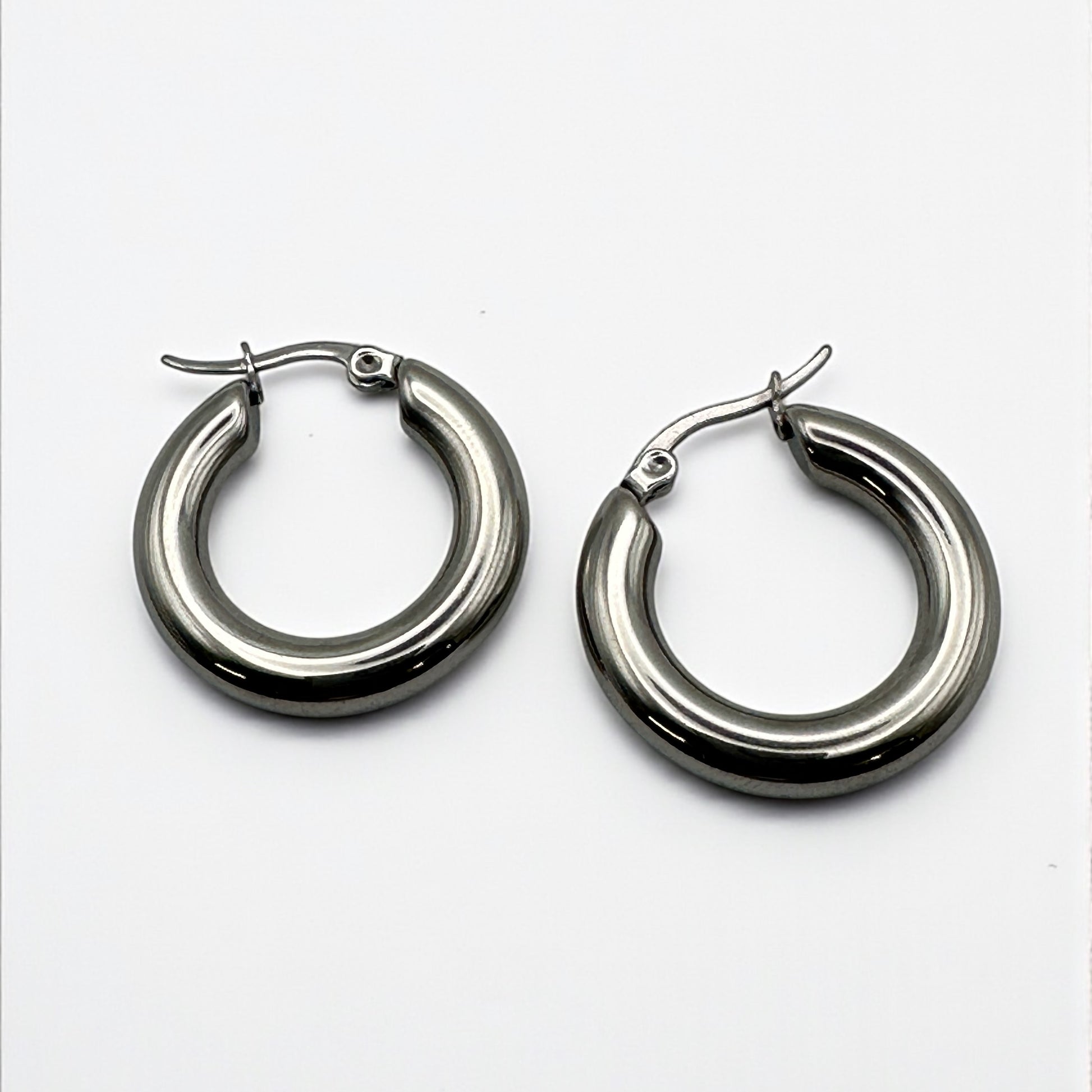 Stainless Steel Hoop Earrings – Minimalist Unisex Small Everyday Hoops in Gold & Silver - Fatisha Boutique #