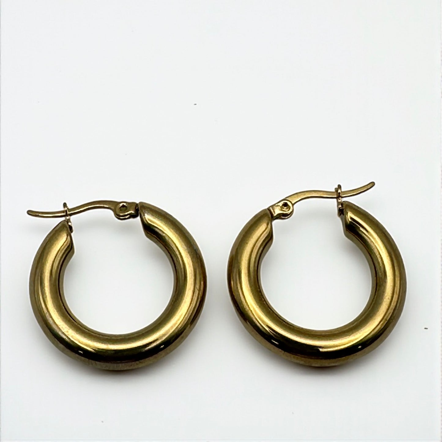Stainless Steel Hoop Earrings – Minimalist Unisex Small Everyday Hoops in Gold & Silver - Fatisha Boutique #