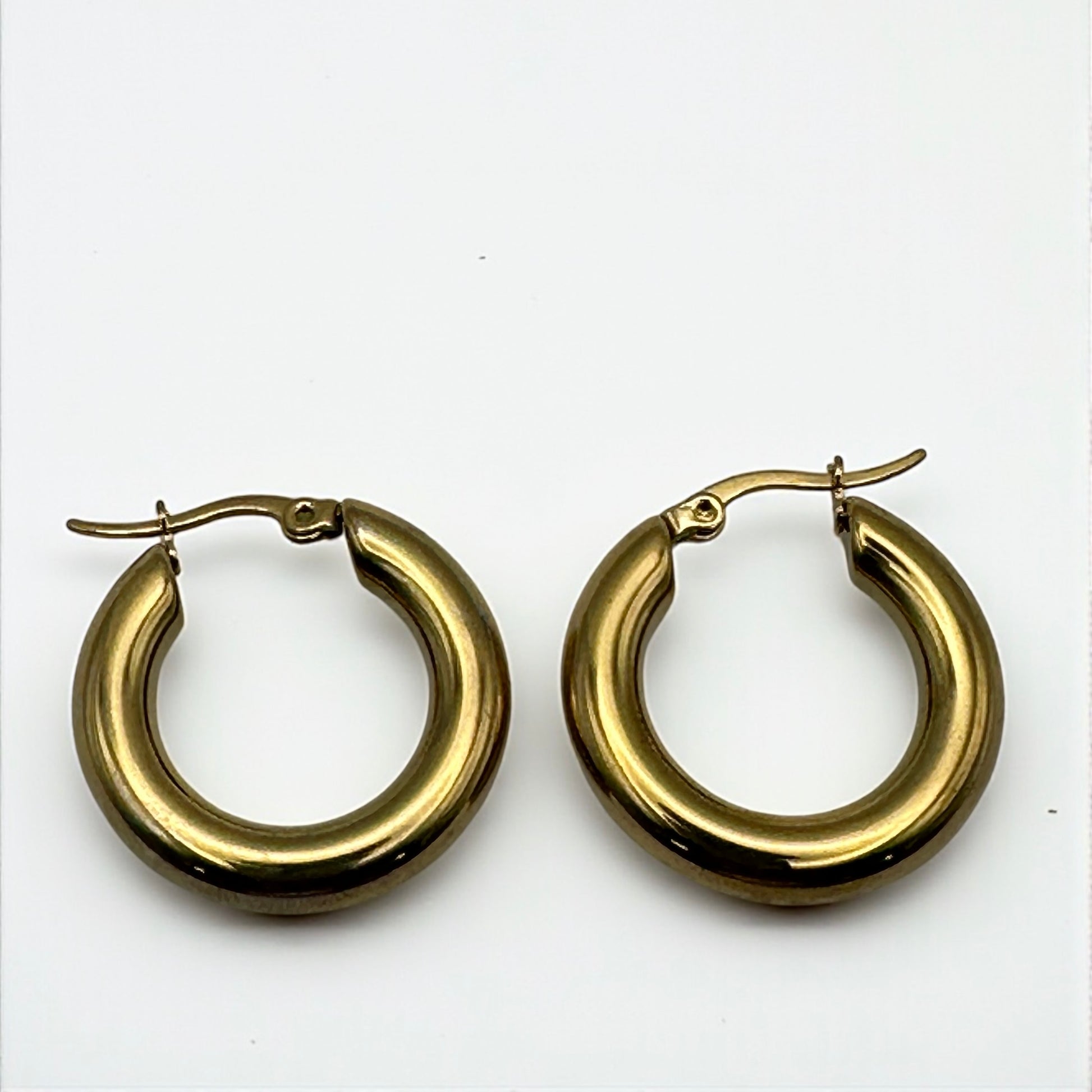 Stainless Steel Hoop Earrings – Minimalist Unisex Small Everyday Hoops in Gold & Silver - Fatisha Boutique #