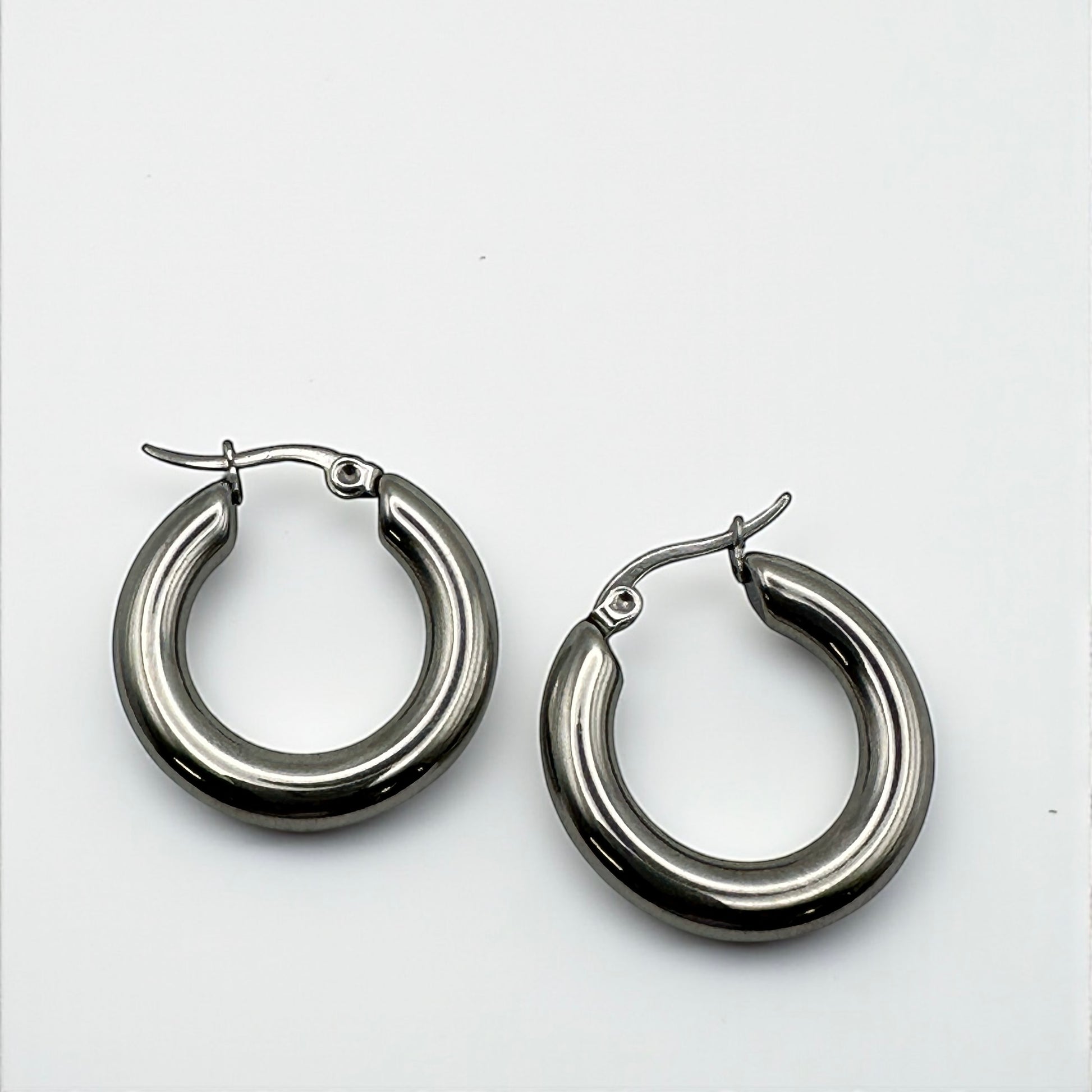Stainless Steel Hoop Earrings – Minimalist Unisex Small Everyday Hoops in Gold & Silver - Fatisha Boutique #