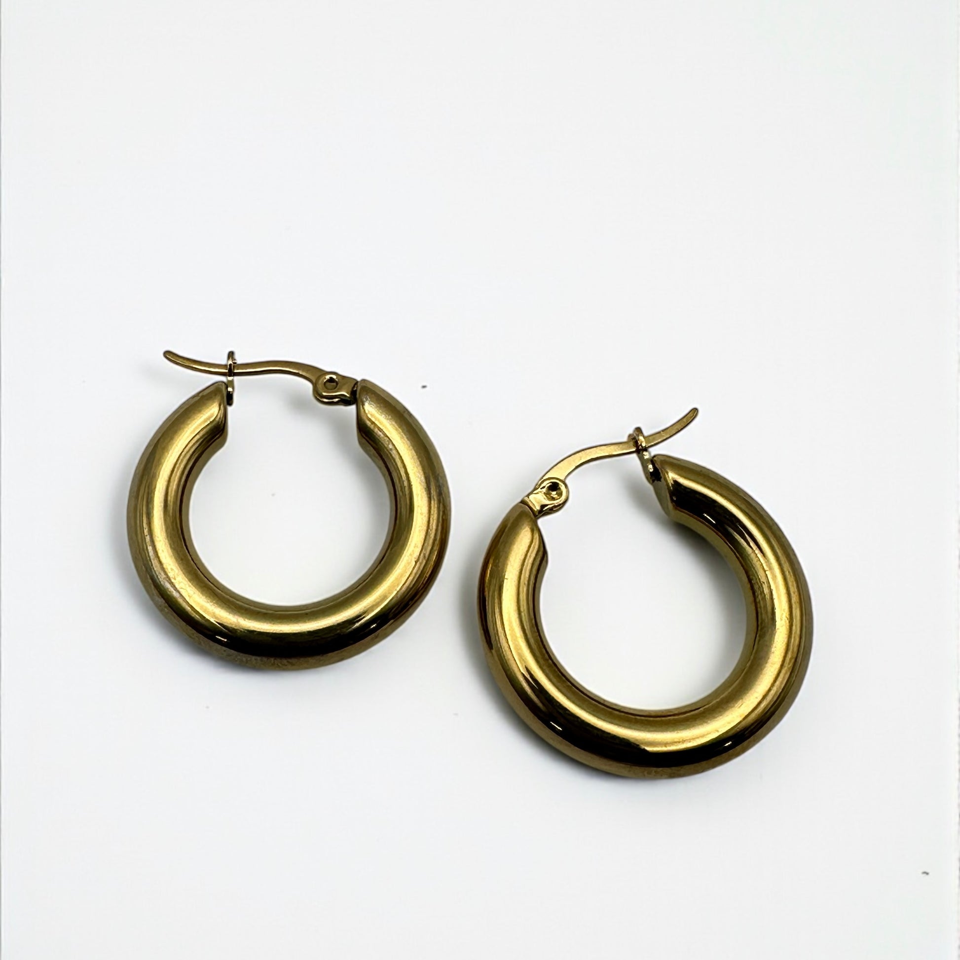 Stainless Steel Hoop Earrings – Minimalist Unisex Small Everyday Hoops in Gold & Silver - Fatisha Boutique #