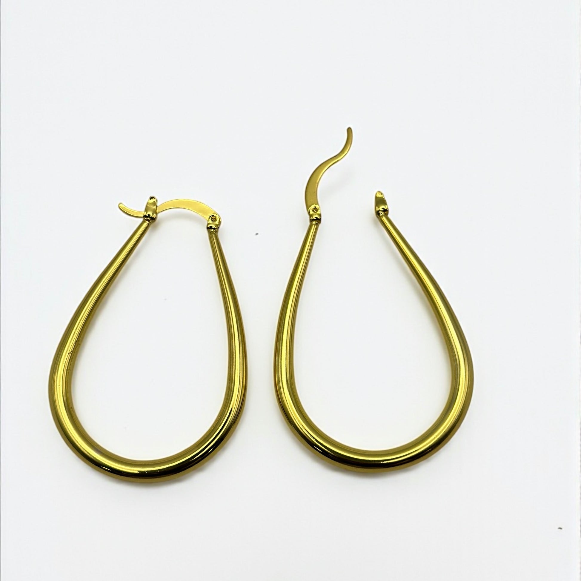 Minimal Gold Oval Hoop Earrings – 5CM Lightweight Elegant Everyday Jewellery - Fatisha Boutique #