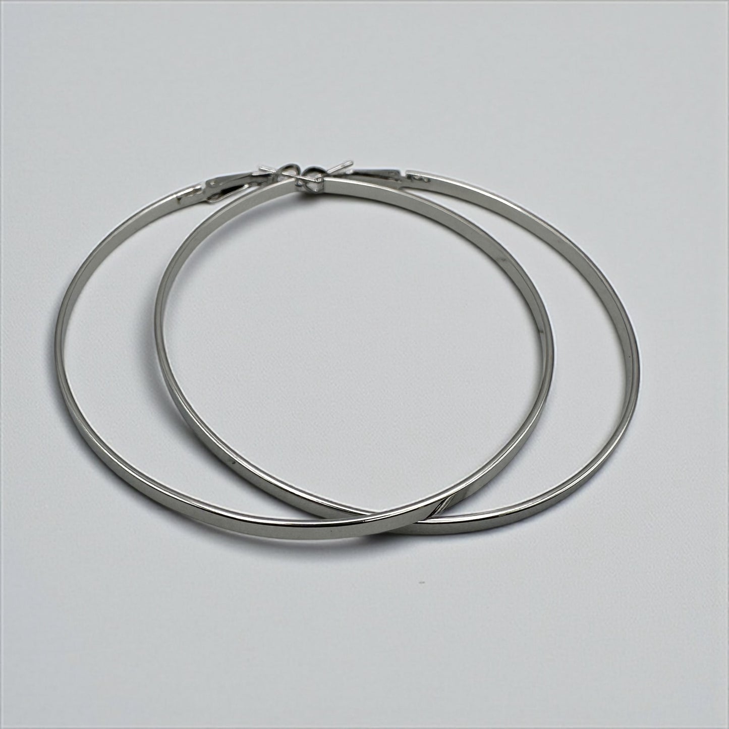 7cm Modern Minimalist Hoop Earrings – Lightweight Gold & Silver Statement Hoops - Fatisha Boutique #