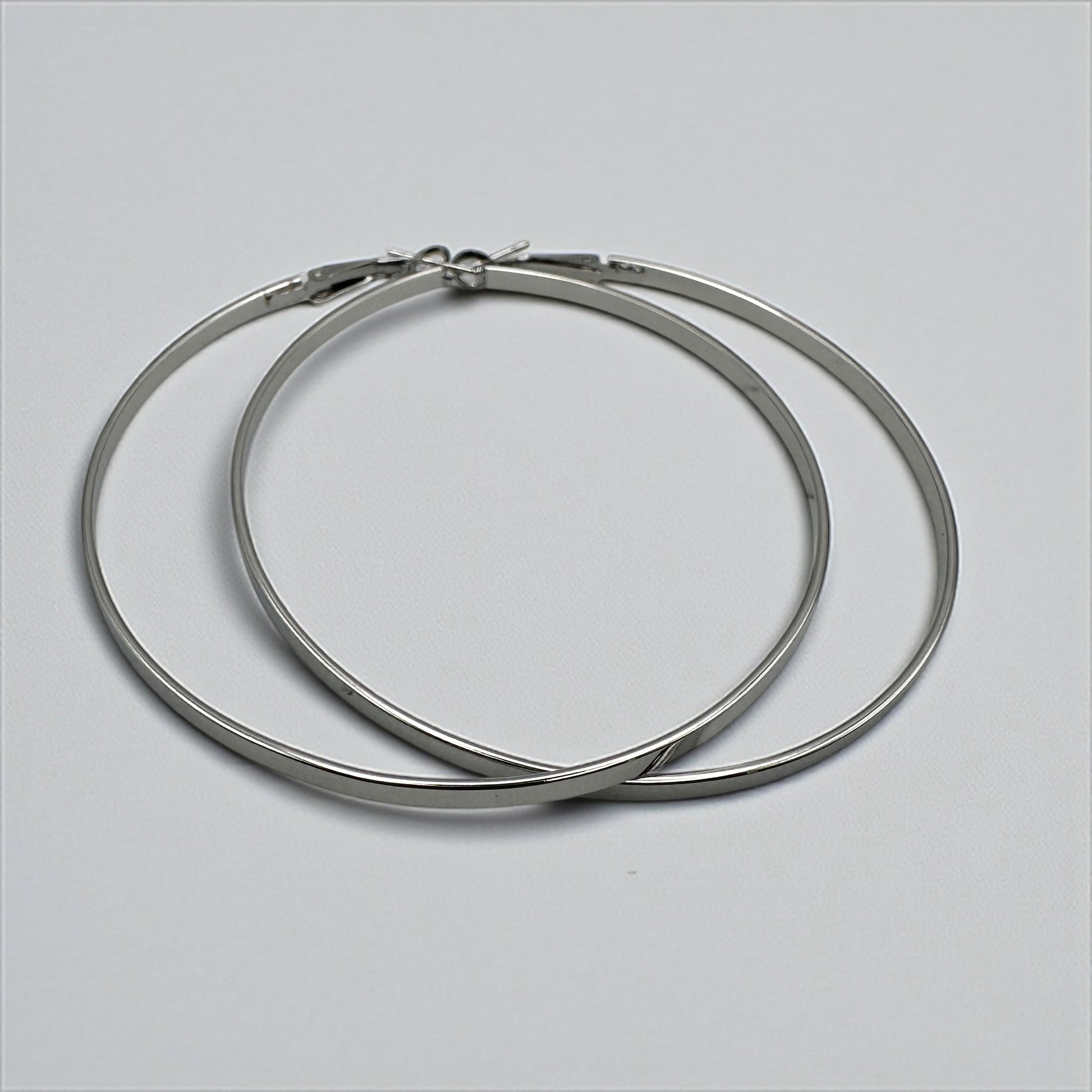 7cm Modern Minimalist Hoop Earrings – Lightweight Gold & Silver Statement Hoops - Fatisha Boutique #