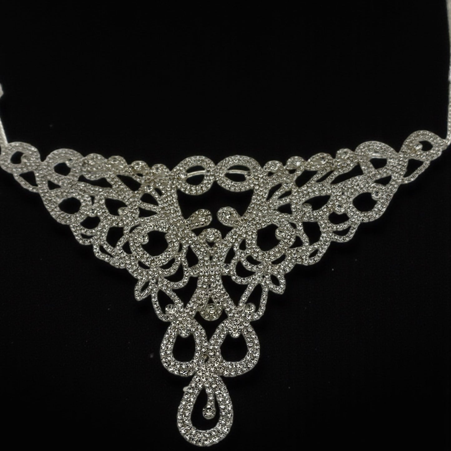 Elegant Sparkling Rhinestone Statement Choker Necklace – Gold & Silver Glamour - Fatisha Boutique #