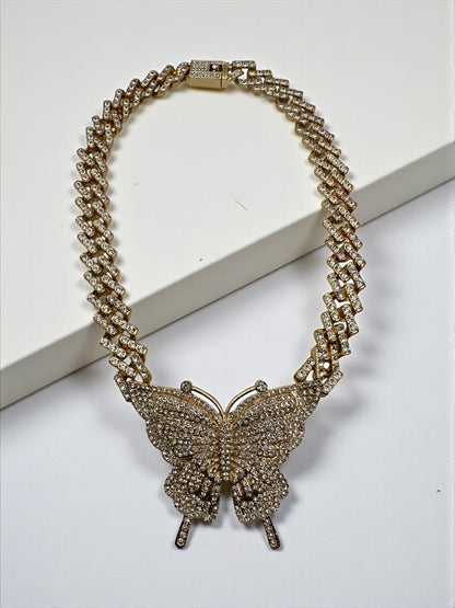 Elegant Rhinestone Cuban Butterfly Pendant Necklace – Sparkling Statement Jewellery in Gold & Silver