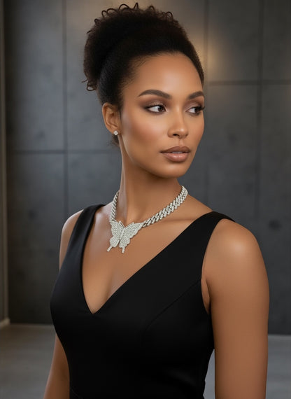 Elegant Rhinestone Cuban Butterfly Pendant Necklace – Sparkling Statement Jewellery in Gold & Silver