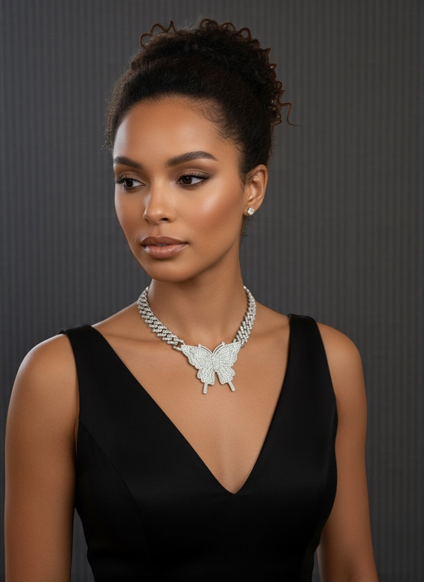 Elegant Rhinestone Cuban Butterfly Pendant Necklace – Sparkling Statement Jewellery in Gold & Silver