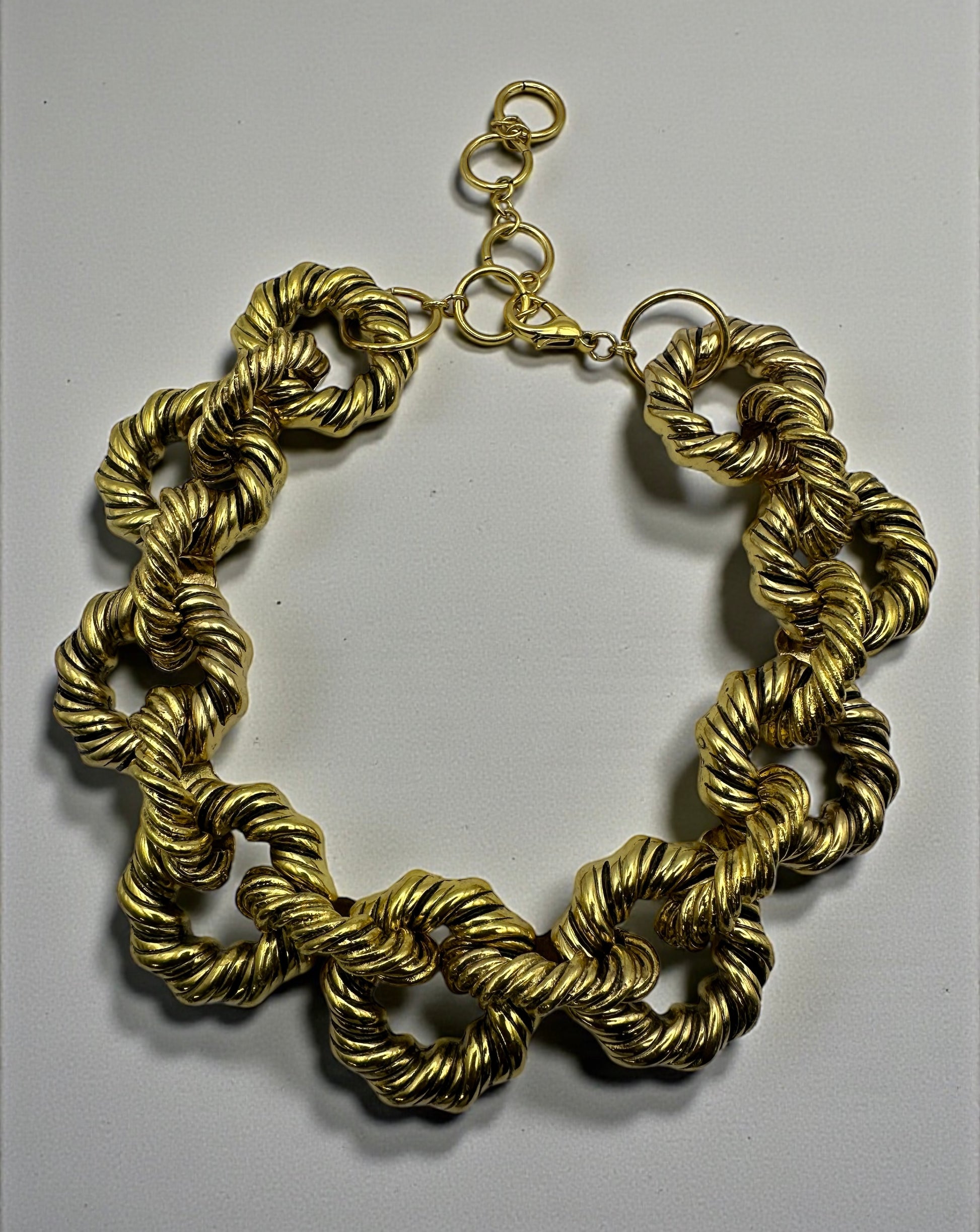 Elegant Gold Plated Interlocking Metal Choker & Bracelet Jewellery Set – African Statement Jewellery - Fatisha Boutique #