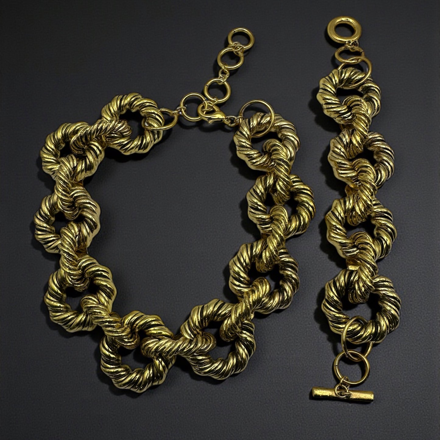 Elegant Gold Plated Interlocking Metal Choker & Bracelet Jewellery Set – African Statement Jewellery - Fatisha Boutique #