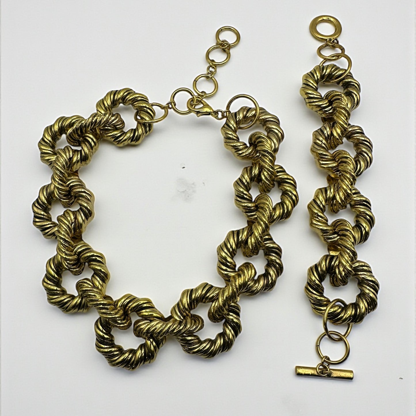 Elegant Gold Plated Interlocking Metal Choker & Bracelet Jewellery Set – African Statement Jewellery - Fatisha Boutique #