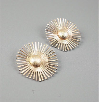 Retro Daisy Flower Gold Statement Earrings – Vintage Sunburst Studs - Fatisha Boutique #