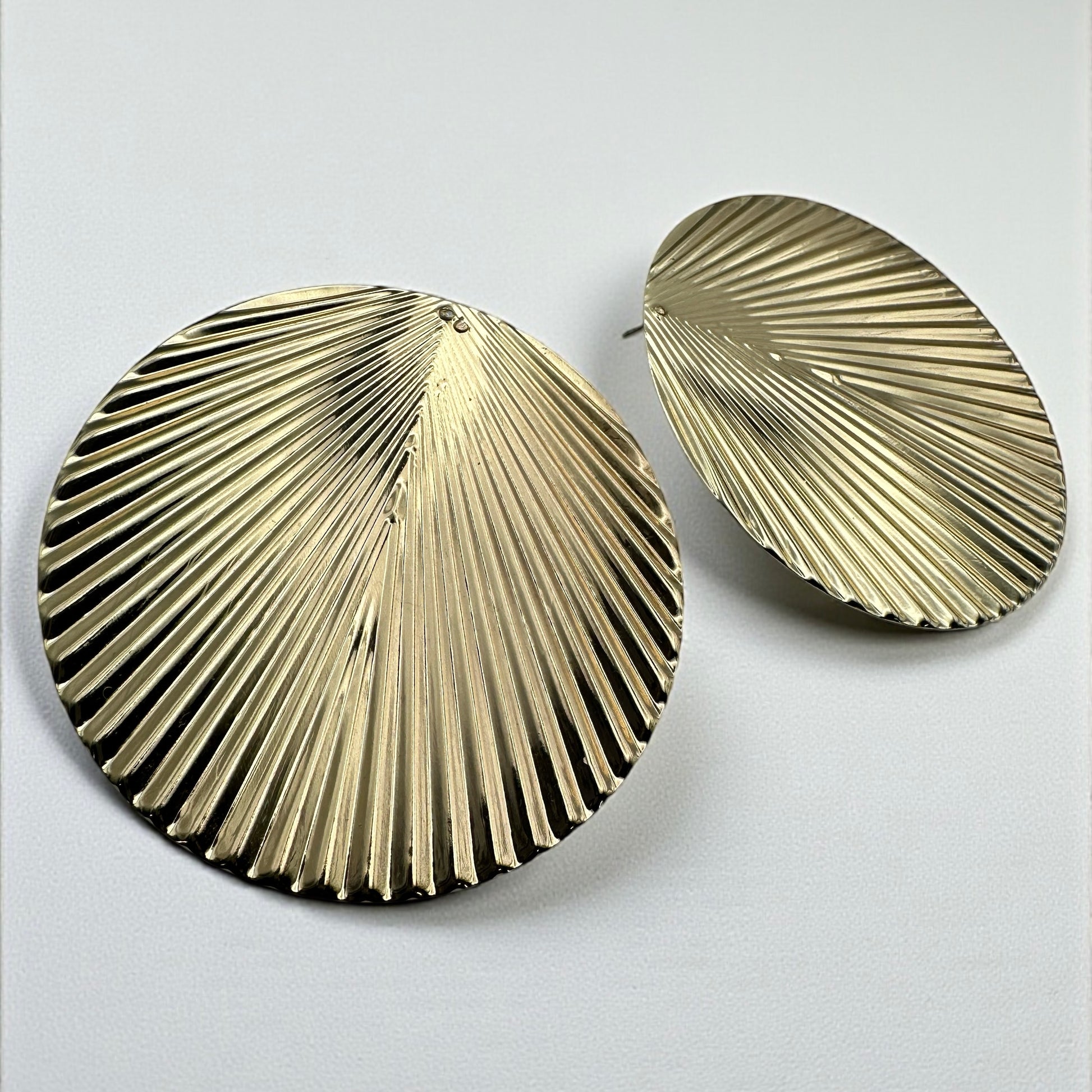 Oversized Gold Pleated Disc Earrings – Bold Textured Statement Jewellery - Fatisha Boutique #