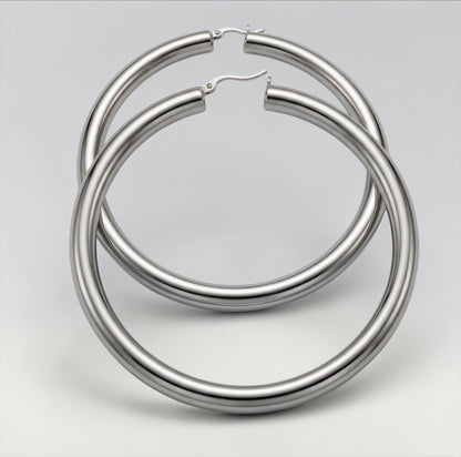 Extra-Large 11cm Classic Hoop Earrings – Lightweight Gold Statement Hoops - Fatisha Boutique #