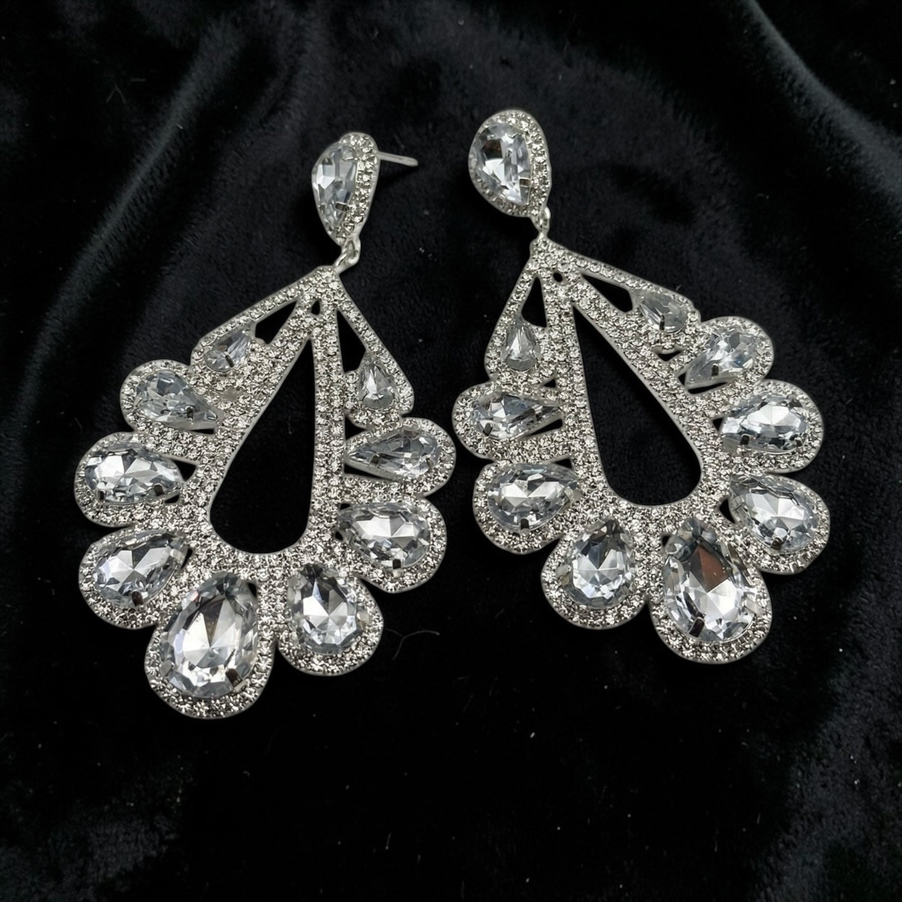 Luxury Rhinestone Teardrop Statement Earrings – Gold & Silver Crystal Glam Drop Earrings - Fatisha Boutique #