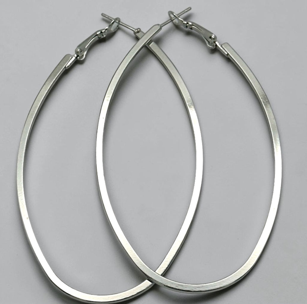 Lightweight Oval Statement Hoop Earrings – Gold & Silver