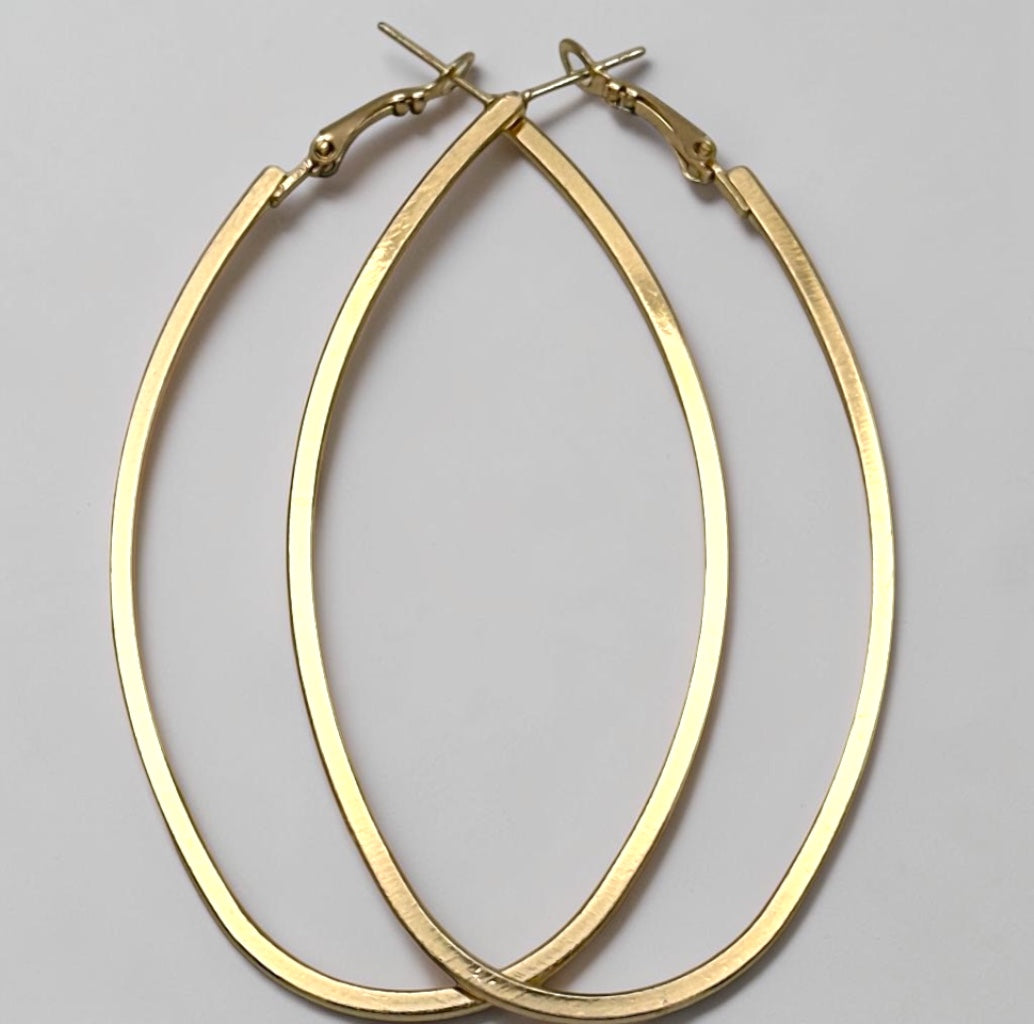 Lightweight Oval Statement Hoop Earrings – Gold & Silver