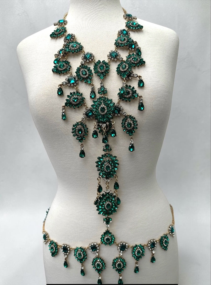 Luxury Emerald Green Crystal Body Chain – Statement Rhinestone Body Jewellery
