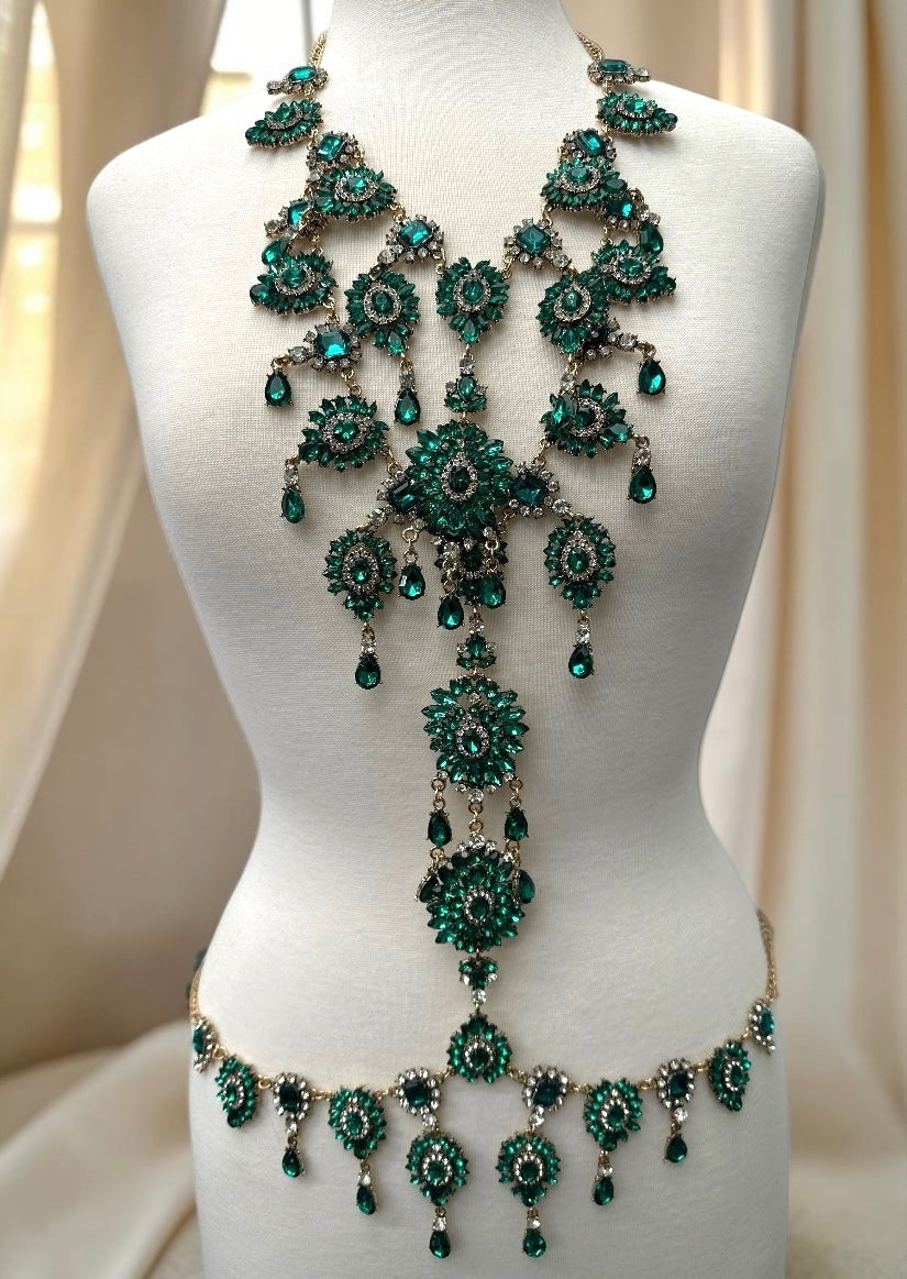 Luxury Emerald Green Crystal Body Chain – Statement Rhinestone Body Jewellery
