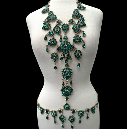 Luxury Emerald Green Crystal Body Chain – Statement Rhinestone Body Jewellery