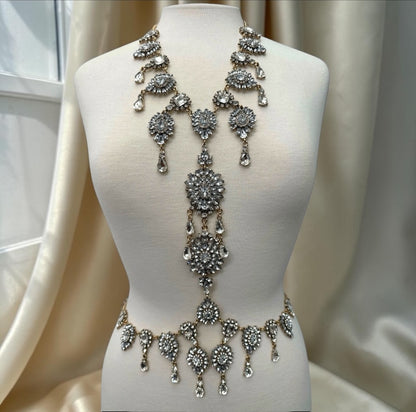 Luxuriöse, auffällige Körperkette mit Strasssteinen – Kristallschmuck für Braut und Abendgarderobe