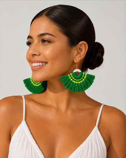 Boucles d'oreilles pendantes bohèmes vertes à pampilles – Bijou fait main tendance pour festival d'été