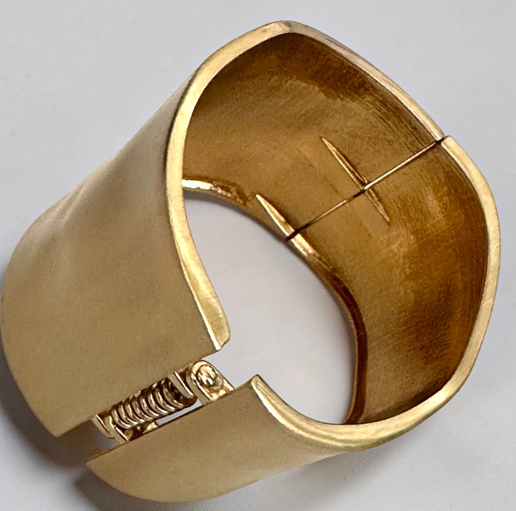 Bracelet manchette large classique en métal – Jonc audacieux en or ou argent Fatisha Boutique