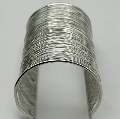 Breite Drahtarmreifen - Statement-Armbänder in Gold und Silber