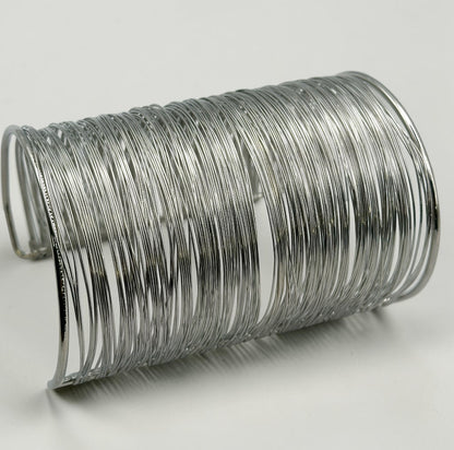 Breite Drahtarmreifen - Statement-Armbänder in Gold und Silber