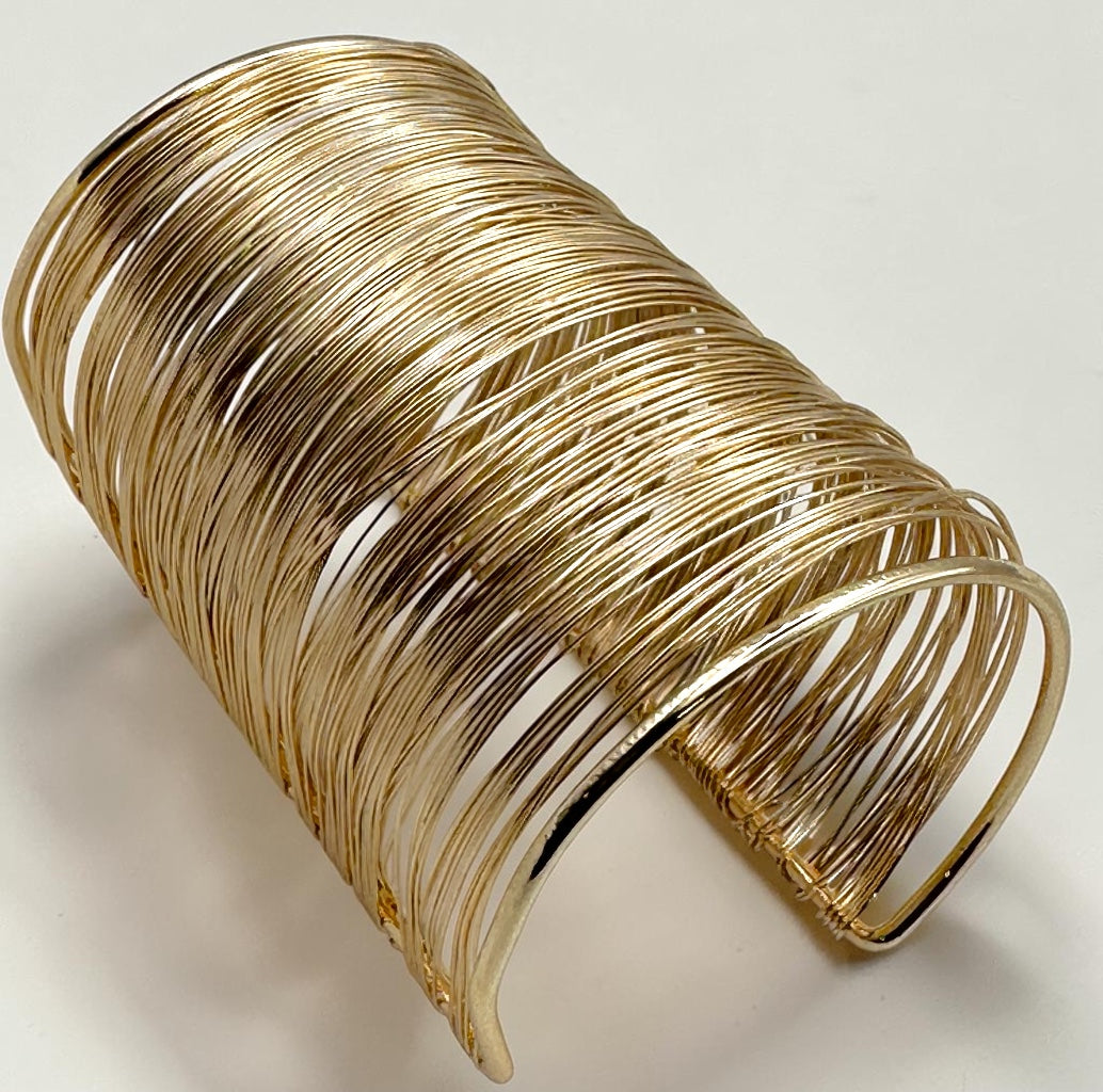 Breite Drahtarmreifen - Statement-Armbänder in Gold und Silber Fatisha Boutique