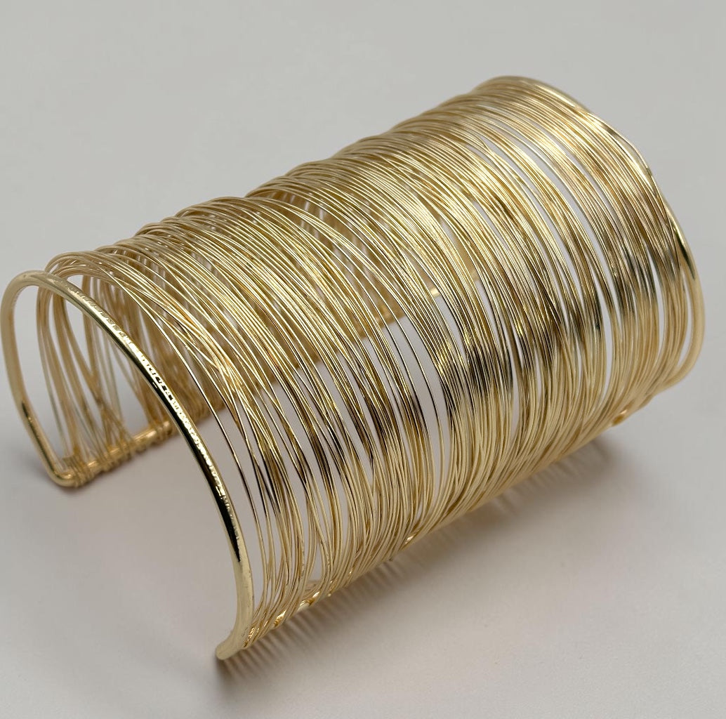 Breite Drahtarmreifen - Statement-Armbänder in Gold und Silber Fatisha Boutique
