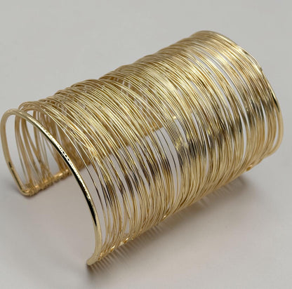 Breite Drahtarmreifen - Statement-Armbänder in Gold und Silber