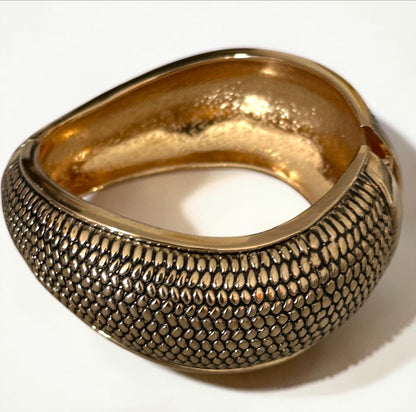 Bracelets manchettes tendance – Bracelets texturés en argent et or