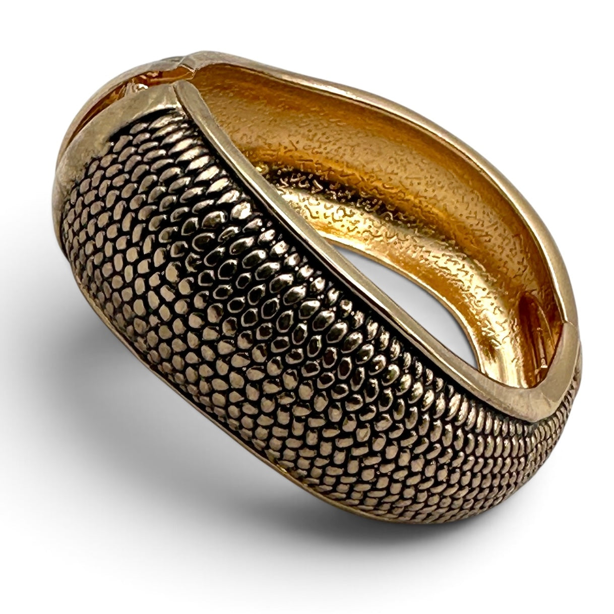 Bracelets manchettes tendance – Bracelets texturés en argent et or