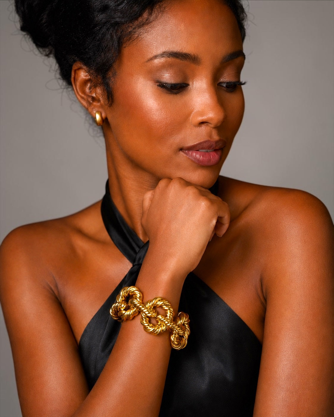 Elegante Statement-Armbänder aus vergoldetem, ineinandergreifendem Metall Fatisha Boutique