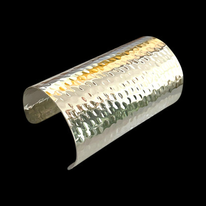 Bracelet manchette martelé en laiton fait à la main - Jonc audacieux (Doré ou Argenté)Bracelet manchette martelé en laiton fait à la main - Jonc audacieux