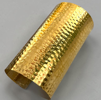 Bracelet manchette martelé en laiton fait à la main - Jonc audacieux (Doré ou Argenté)Bracelet manchette martelé en laiton fait à la main - Jonc audacieux
