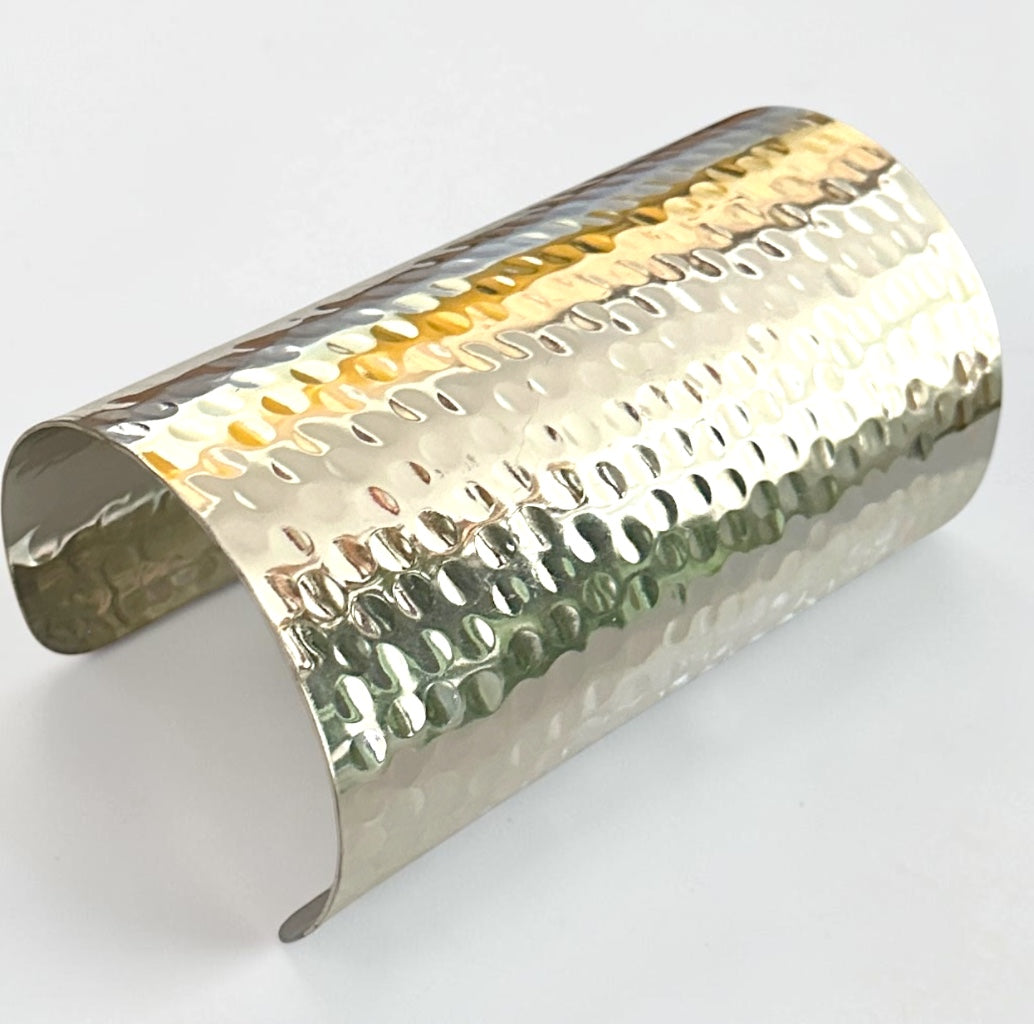 Bracelet manchette martelé en laiton fait à la main - Jonc audacieux (Doré ou Argenté)Bracelet manchette martelé en laiton fait à la main - Jonc audacieux Fatisha Boutique