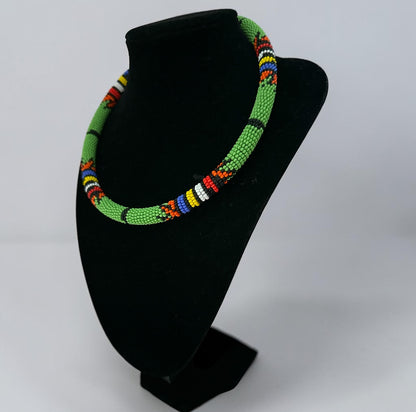 Collier Massaï Africain Authentique Perlé – Bijoux Tribaux Multicolores Faits à la Main pour Femmes