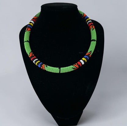 Collier Massaï Africain Authentique Perlé – Bijoux Tribaux Multicolores Faits à la Main pour Femmes