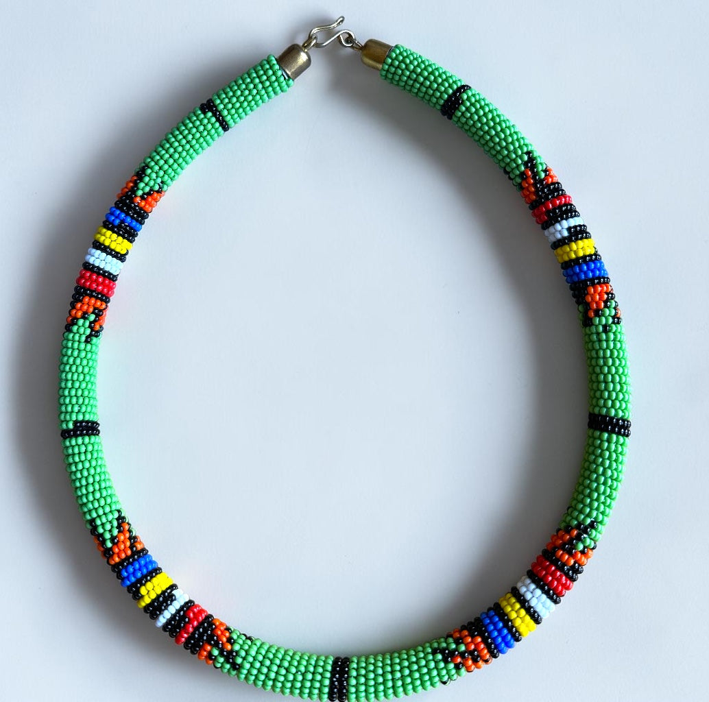 Collier Massaï Africain Authentique Perlé – Bijoux Tribaux Multicolores Faits à la Main pour Femmes